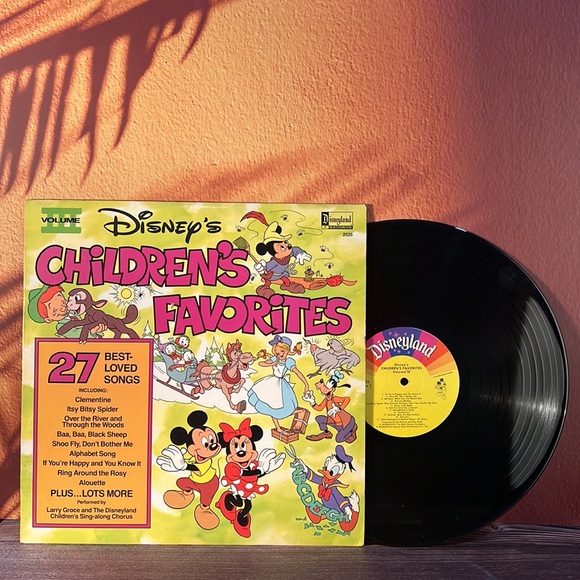 1986 Vintage Disney’s Children’s Favorites, volume 1, 2 and 3 on vinyl record - Picture 6 of 11